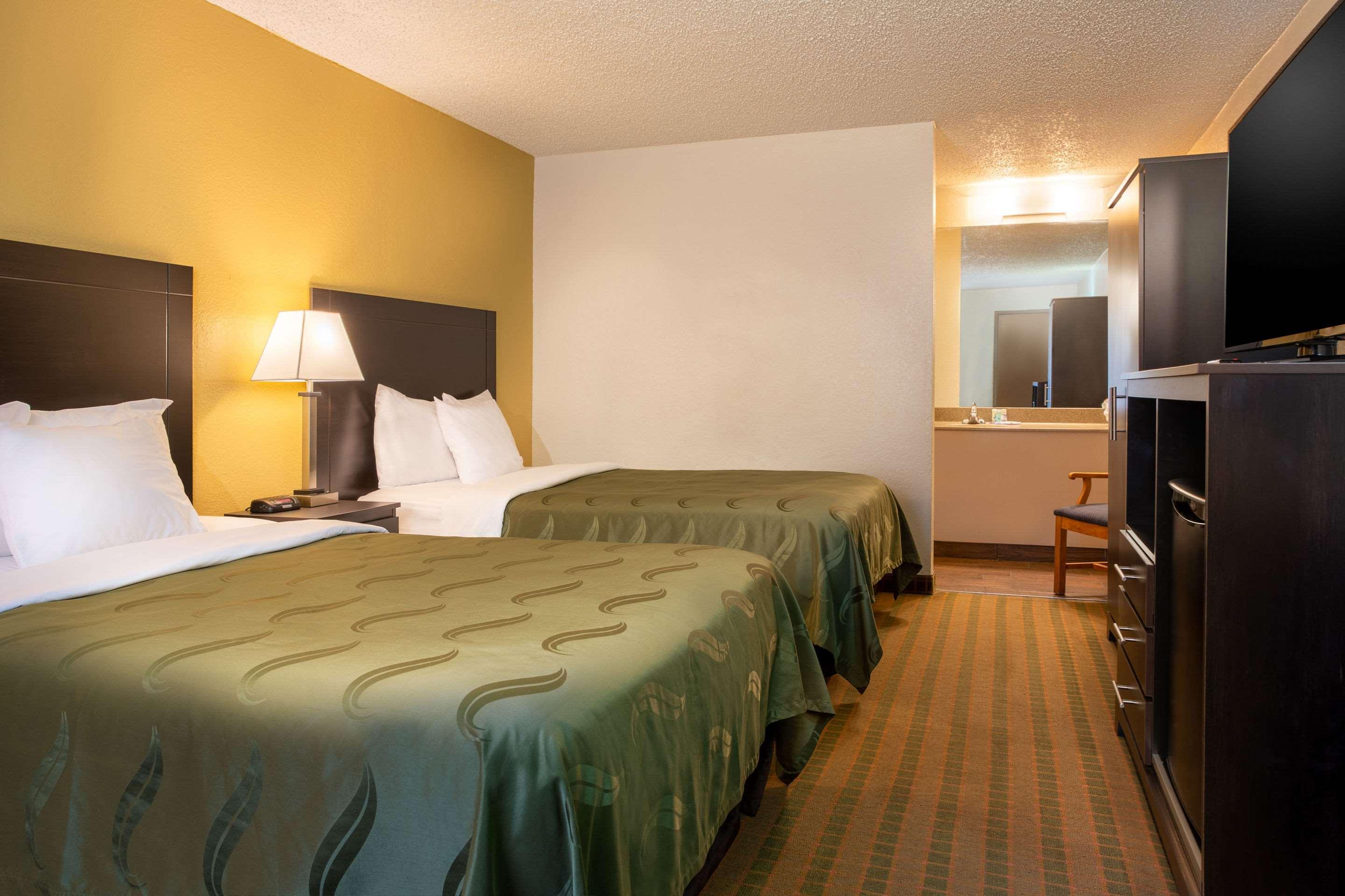 Quality Inn At Arlington Highlands Exterior photo