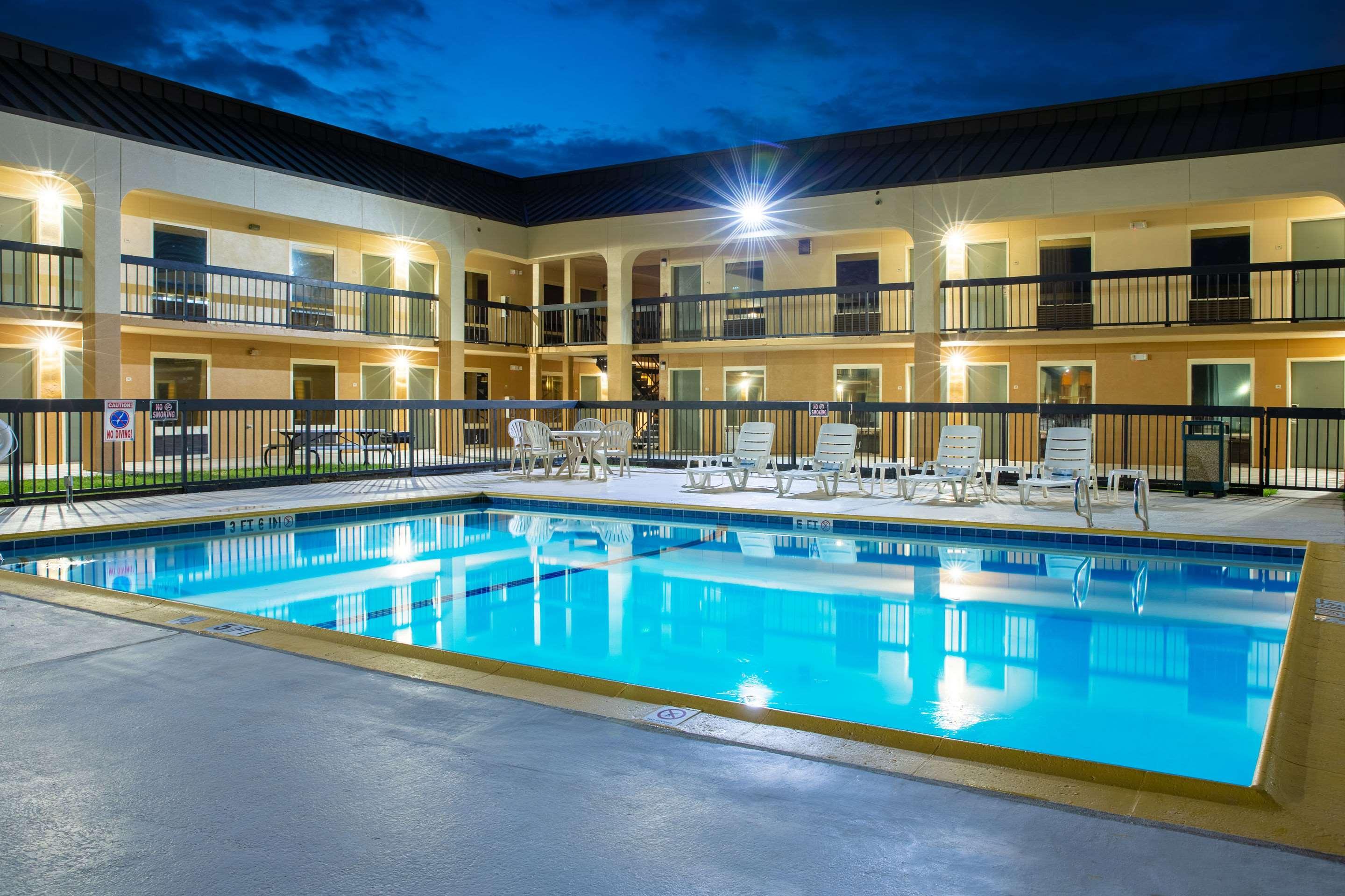 Quality Inn At Arlington Highlands Exterior photo