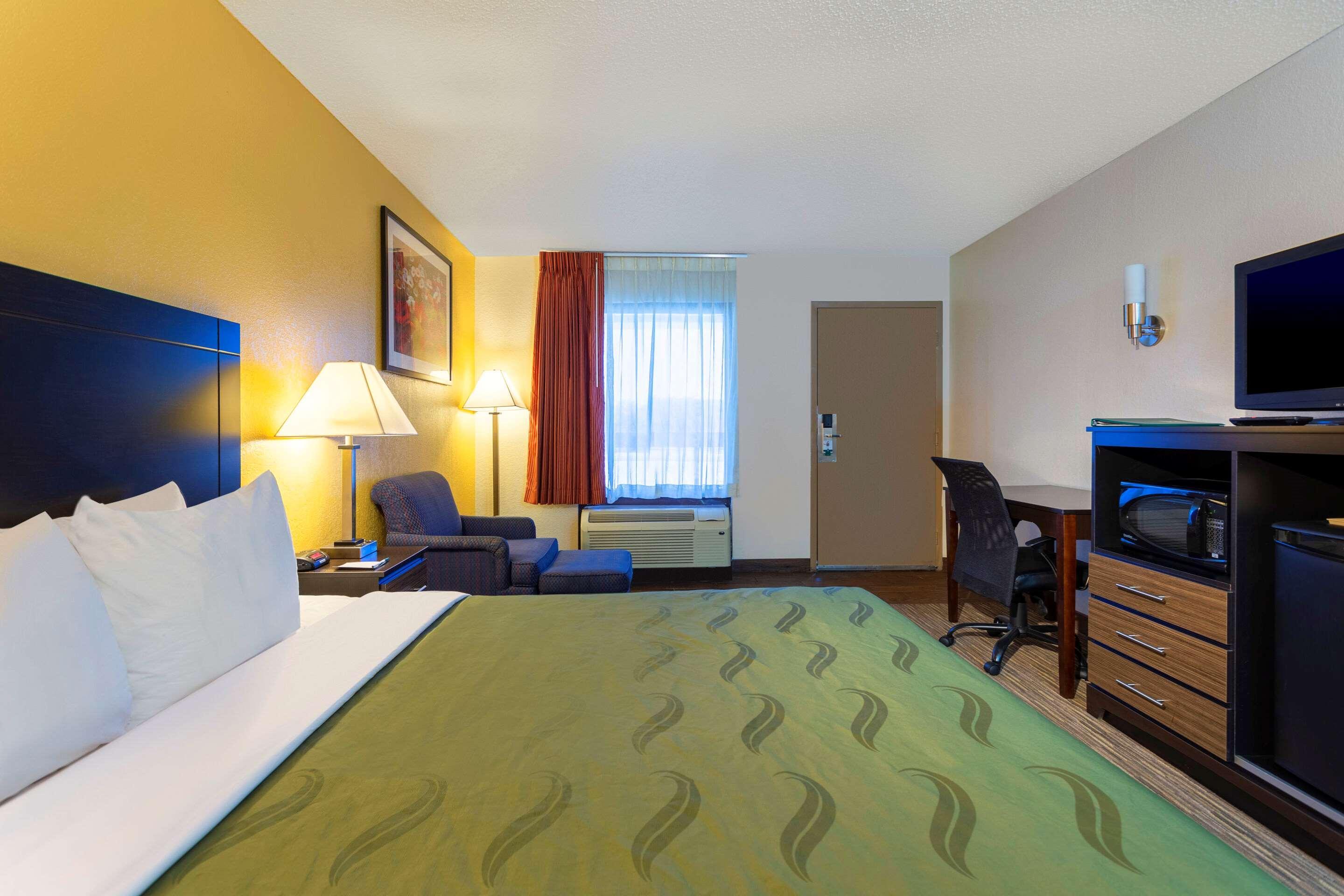 Quality Inn At Arlington Highlands Exterior photo