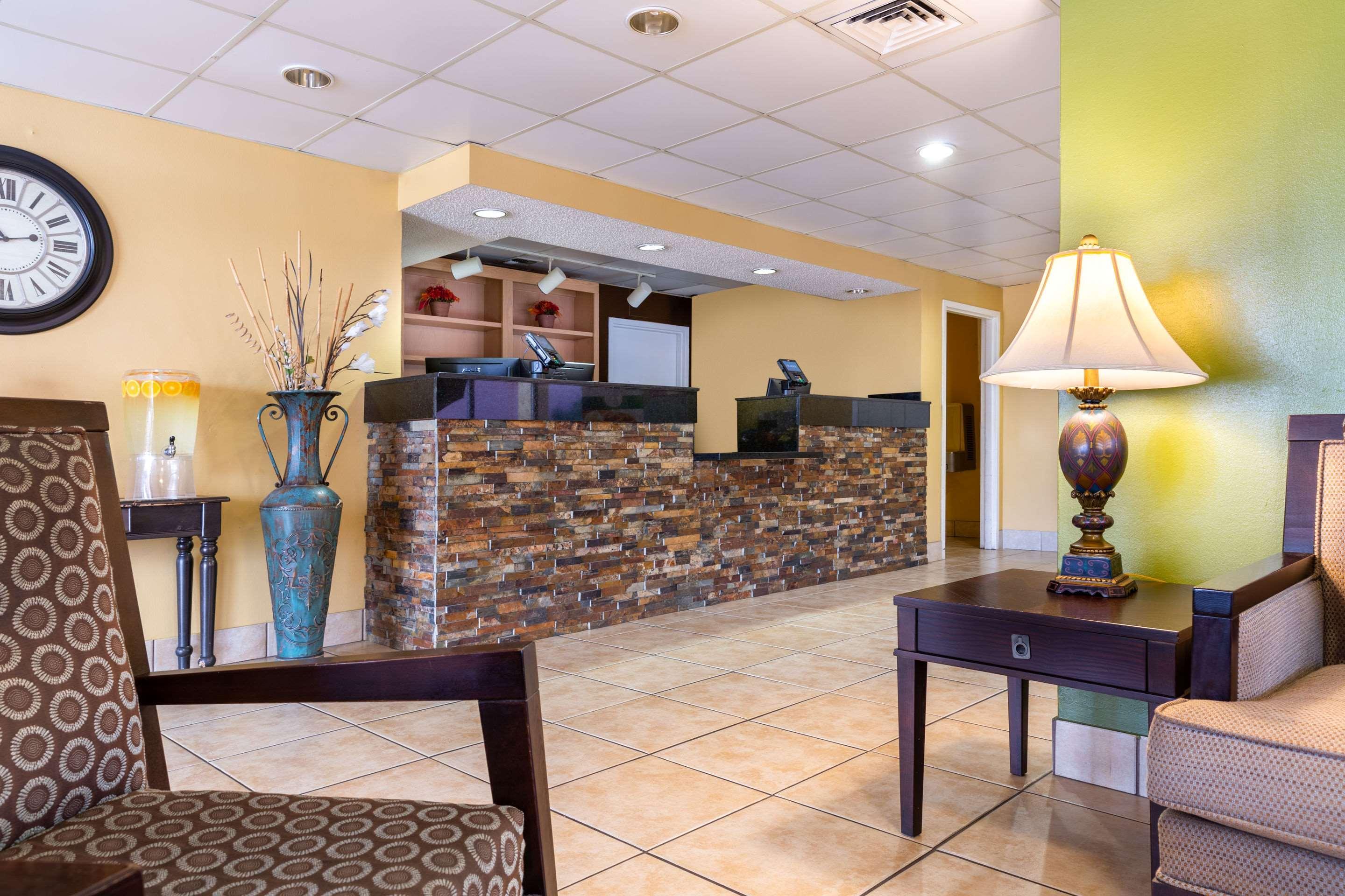 Quality Inn At Arlington Highlands Exterior photo
