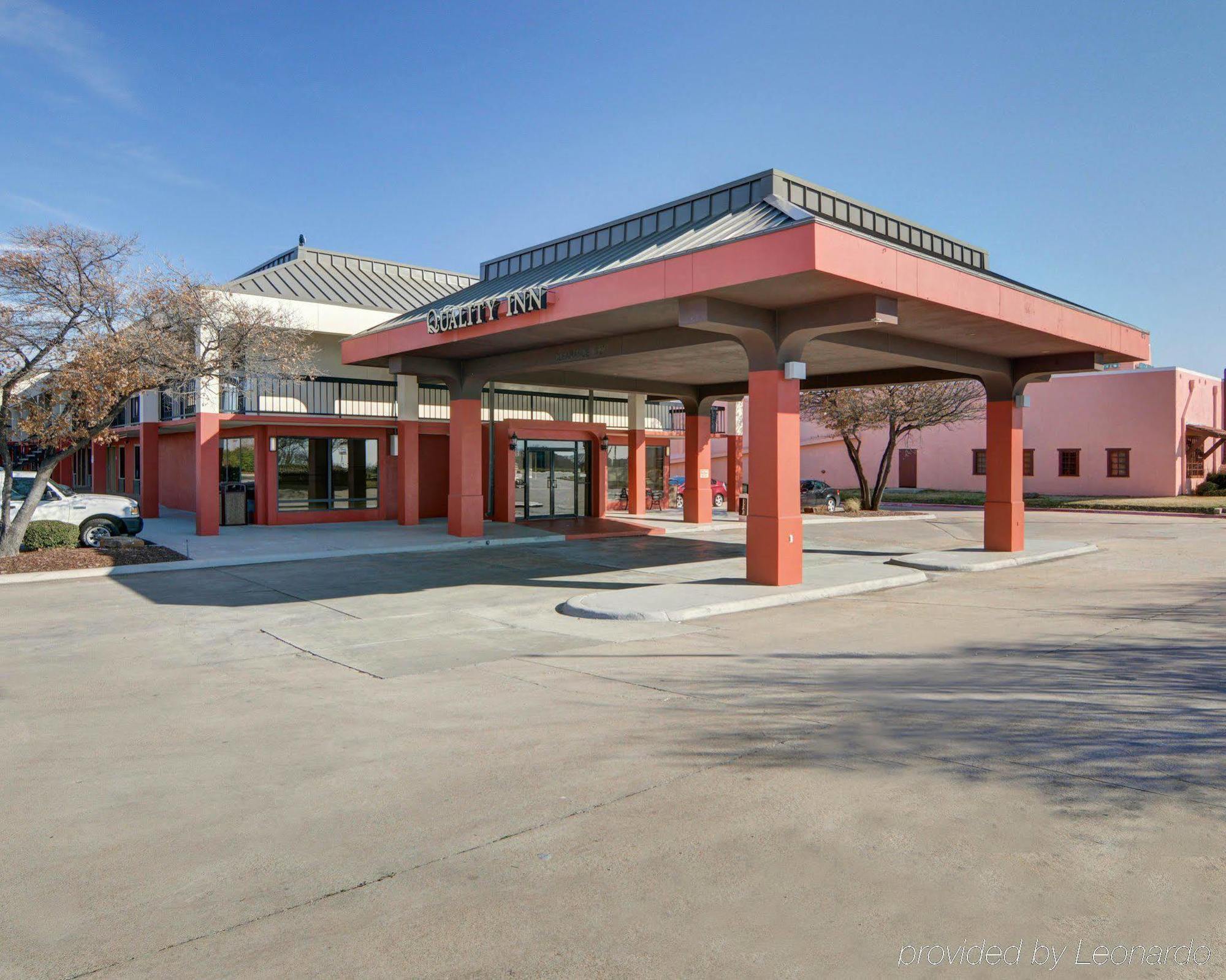 Quality Inn At Arlington Highlands Exterior photo