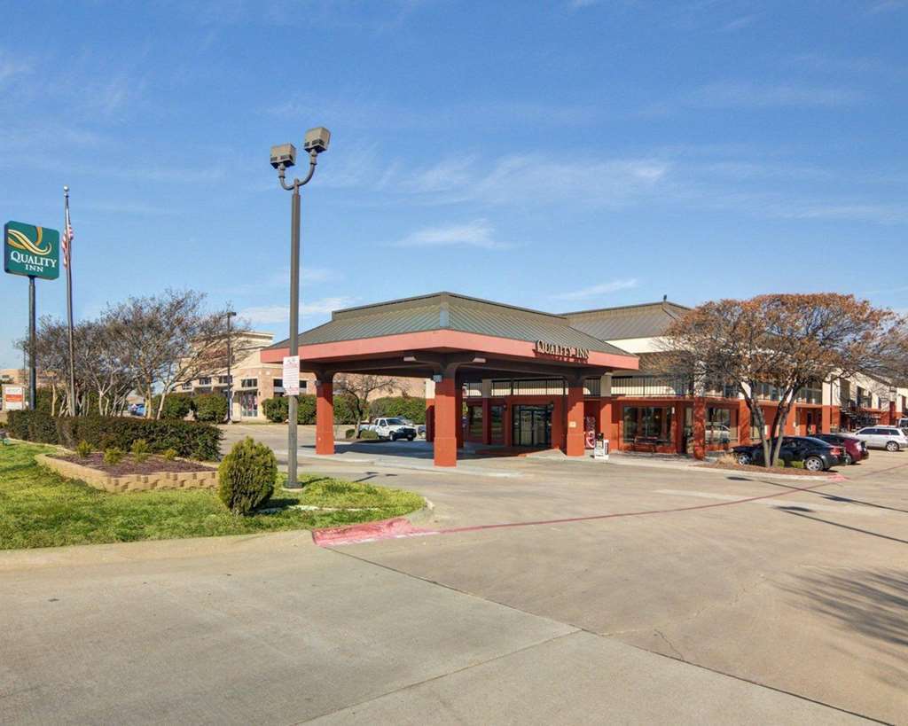 Quality Inn At Arlington Highlands Exterior photo