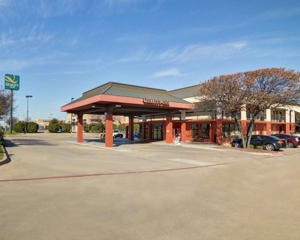 Quality Inn At Arlington Highlands Exterior photo