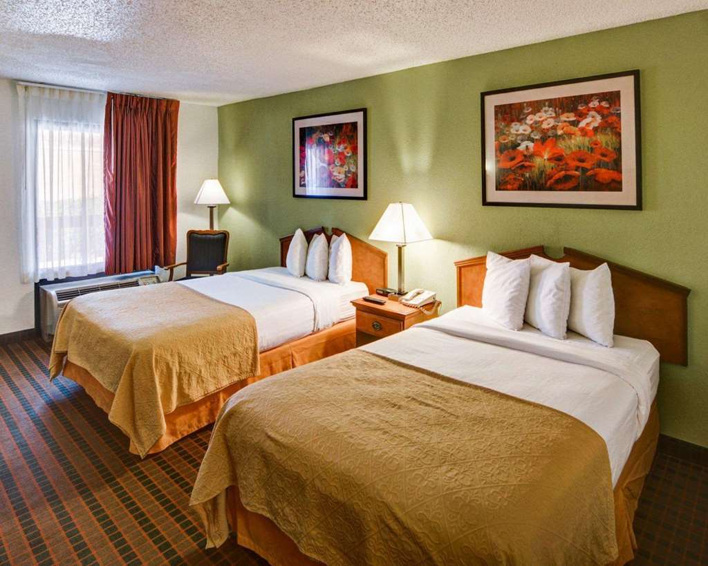 Quality Inn At Arlington Highlands Room photo